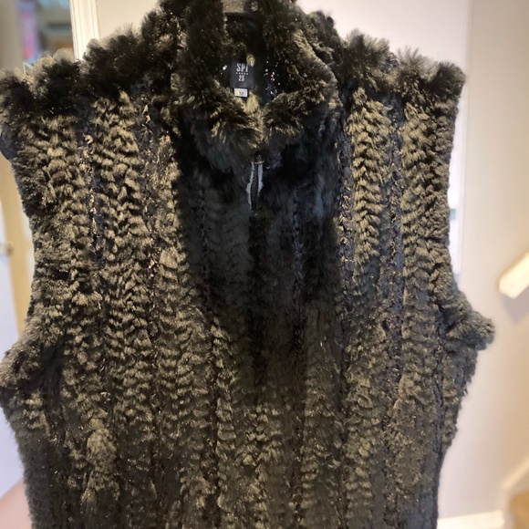 Fur Vest - Picture 1 of 2